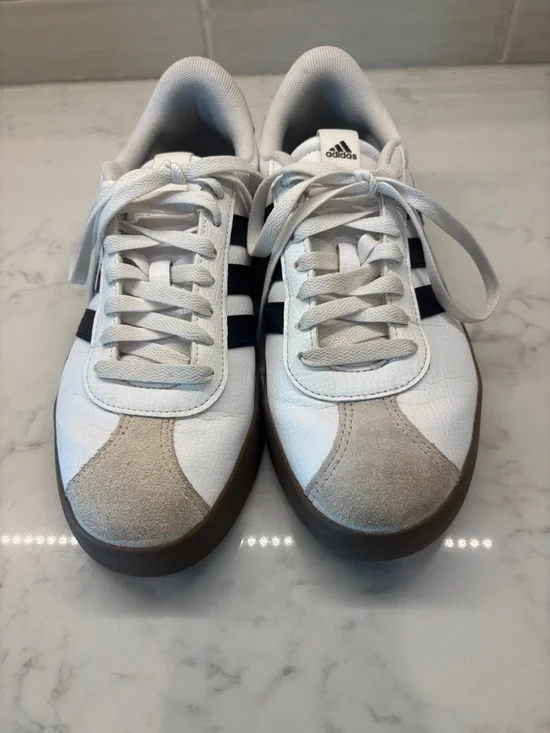 adidas White Black Gum-Trim Low-Top Sneakers - Picture 7 of 8